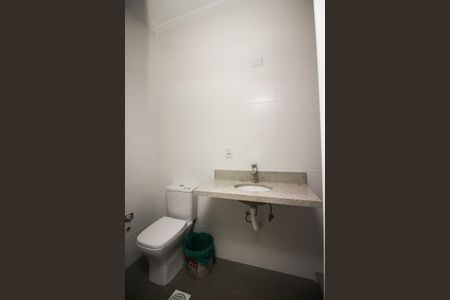 Casa de condomínio à venda com 96m², 3 quartos e 2 vagas Casa de condomínio à venda com 96m², 3 quartos e 2 vagasBanheiro da Suíte