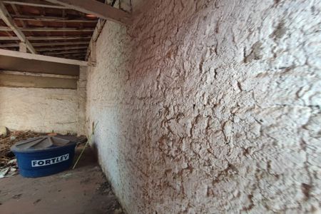 Casa à venda com 262m², 2 quartos e 2 vagasQuintal - Garagem