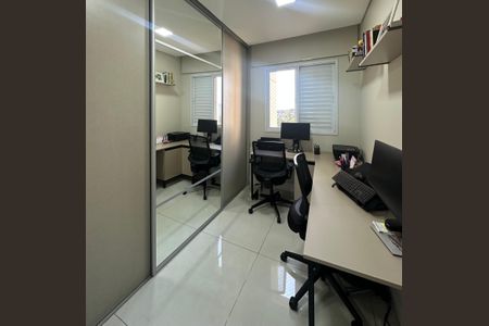 Apartamento à venda com 105m², 3 quartos e 2 vagasQuarto 2