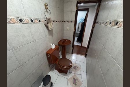 Casa à venda com 200m², 3 quartos e 1 vagaBanheiro