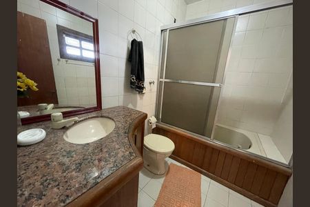 Casa à venda com 200m², 3 quartos e 1 vagaCobertura/Banheiro