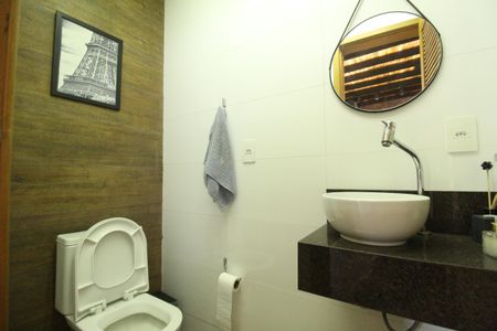 Casa de condomínio à venda com 219m², 3 quartos e 1 vagaChurrasqueira - Banheiro