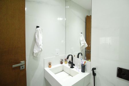 Casa de condomínio à venda com 219m², 3 quartos e 1 vagaÁrea de serviço - Banheiro