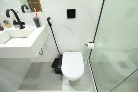 Casa de condomínio à venda com 219m², 3 quartos e 1 vagaÁrea de serviço - Banheiro