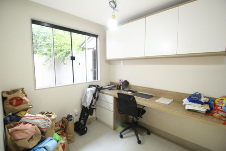 Casa de condomínio à venda com 219m², 3 quartos e 1 vagaQuarto 1