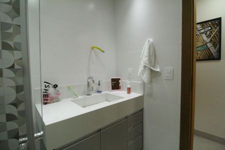 Casa de condomínio à venda com 219m², 3 quartos e 1 vagaBanheiro social