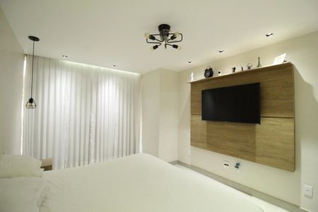 Casa de condomínio à venda com 219m², 3 quartos e 1 vagaSuíte