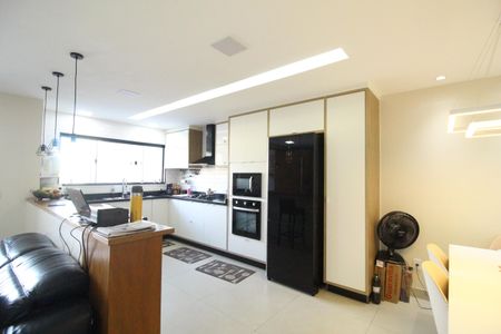 Casa de condomínio à venda com 219m², 3 quartos e 1 vagaCozinha