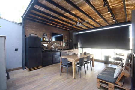 Casa de condomínio à venda com 219m², 3 quartos e 1 vagaChurrasqueira