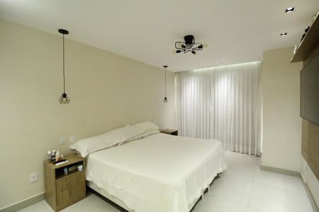 Casa de condomínio à venda com 219m², 3 quartos e 1 vagaSuíte