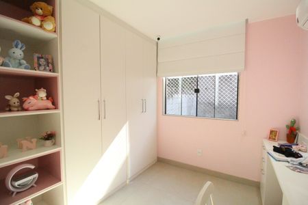Casa de condomínio à venda com 219m², 3 quartos e 1 vagaQuarto 2