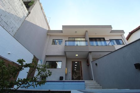 Casa de condomínio à venda com 219m², 3 quartos e 1 vagaFrente da casa