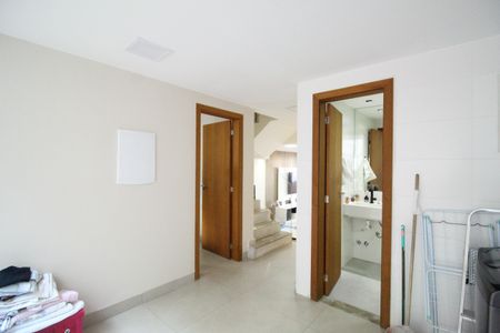 Casa de condomínio à venda com 219m², 3 quartos e 1 vagaÁrea de serviço