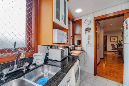 Apartamento à venda com 134m², 3 quartos e 2 vagas Apartamento à venda com 134m², 3 quartos e 2 vagasCozinha e Área de Serviço