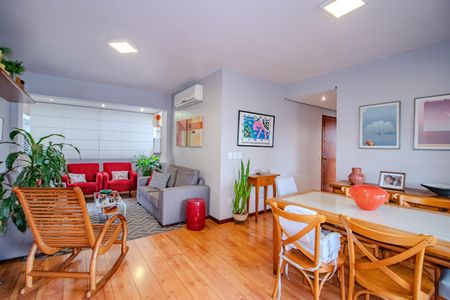 Apartamento à venda com 134m², 3 quartos e 2 vagas Apartamento à venda com 134m², 3 quartos e 2 vagasSala