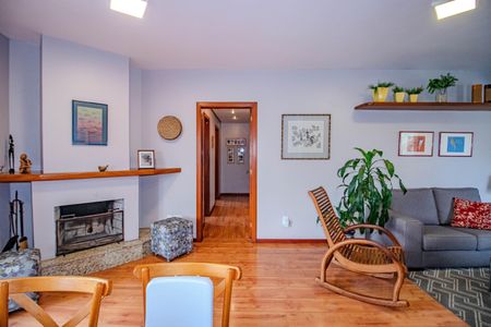 Apartamento à venda com 134m², 3 quartos e 2 vagas Apartamento à venda com 134m², 3 quartos e 2 vagasSala