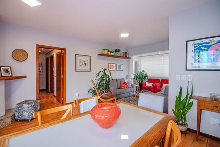 Apartamento à venda com 134m², 3 quartos e 2 vagas Apartamento à venda com 134m², 3 quartos e 2 vagasSala