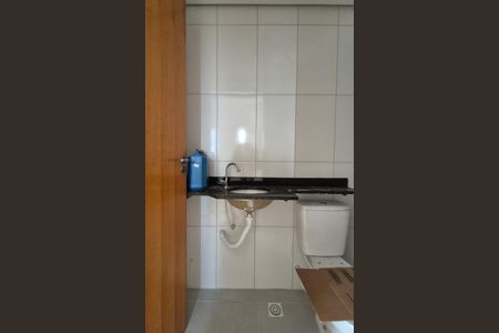 Apartamento à venda com 46m², 2 quartos e 1 vaga Apartamento à venda com 46m², 2 quartos e 1 vagaBanheiro