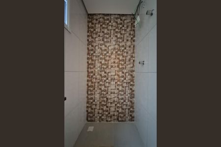 Apartamento à venda com 46m², 2 quartos e 1 vaga Apartamento à venda com 46m², 2 quartos e 1 vagaBanheiro da suíte