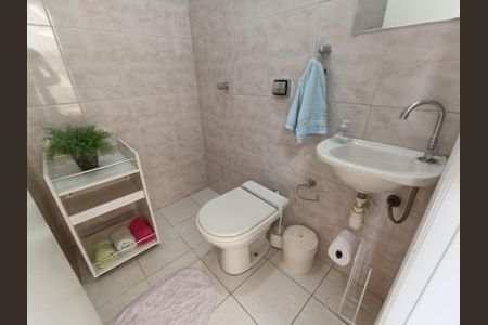 Casa à venda com 173m², 4 quartos e 3 vagasBanheiro de serviço