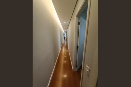 Casa à venda com 173m², 4 quartos e 3 vagasCorredor