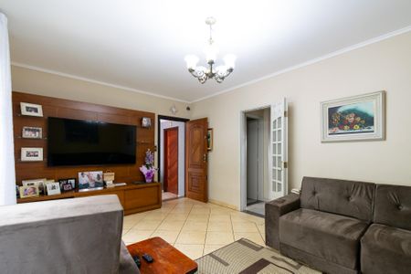 Casa à venda com 200m², 4 quartos e 3 vagas Casa à venda com 200m², 4 quartos e 3 vagasSala