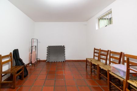 Casa à venda com 200m², 4 quartos e 3 vagas Casa à venda com 200m², 4 quartos e 3 vagasPorão - Quarto do Salão de festas