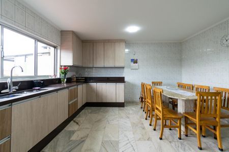 Casa à venda com 200m², 4 quartos e 3 vagas Casa à venda com 200m², 4 quartos e 3 vagasCozinha