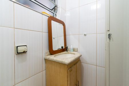 Casa à venda com 200m², 4 quartos e 3 vagas Casa à venda com 200m², 4 quartos e 3 vagasPorão - Banheiro do Salão de festas