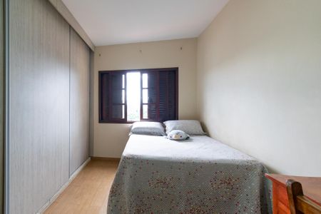 Casa à venda com 200m², 4 quartos e 3 vagas Casa à venda com 200m², 4 quartos e 3 vagasQuarto 2