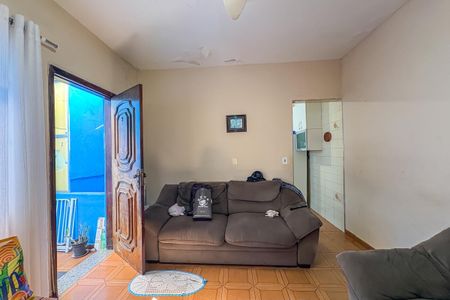 Casa à venda com 367m², 2 quartos e 2 vagasSala Casa 2