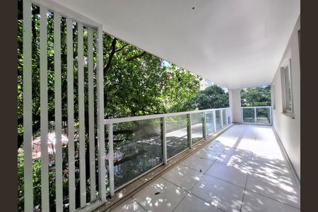 Apartamento à venda com 107m², 3 quartos e 2 vagasVaranda