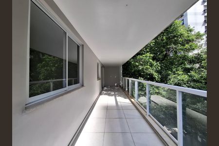 Apartamento à venda com 107m², 3 quartos e 2 vagasVaranda