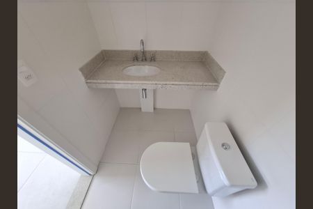 Apartamento à venda com 107m², 3 quartos e 2 vagasBanheiro da suíte