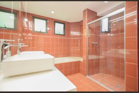 Apartamento à venda com 245m², 3 quartos e 4 vagasBanheiro da Suíte