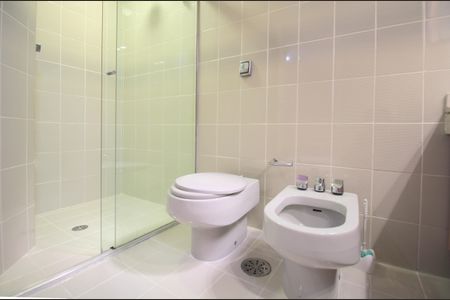 Apartamento à venda com 245m², 3 quartos e 4 vagasBanheiro 2