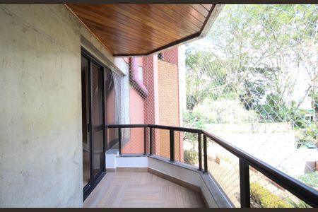 Apartamento à venda com 245m², 3 quartos e 4 vagasVaranda 