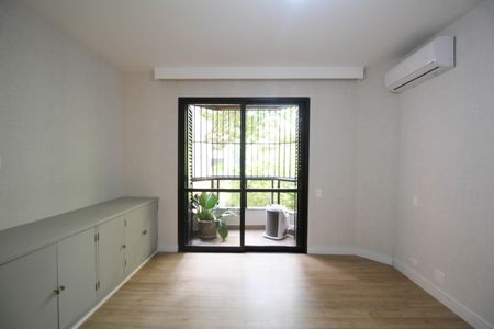 Apartamento à venda com 245m², 3 quartos e 4 vagasSuíte 