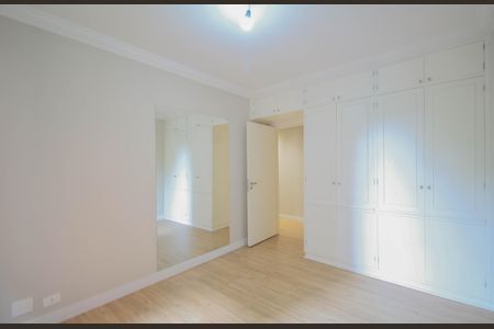 Apartamento à venda com 245m², 3 quartos e 4 vagasQuarto 3