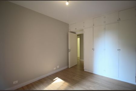 Apartamento à venda com 245m², 3 quartos e 4 vagasQuarto 2