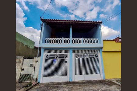 Casa para alugar com 40m², 1 quarto e 1 vaga Casa para alugar com 40m², 1 quarto e 1 vagaFachada