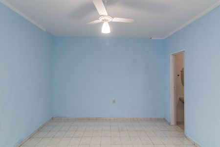 Casa para alugar com 40m², 1 quarto e 1 vaga Casa para alugar com 40m², 1 quarto e 1 vagaStudio