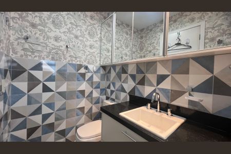 Apartamento à venda com 117m², 3 quartos e 3 vagas Apartamento à venda com 117m², 3 quartos e 3 vagasBanheiro da Suíte