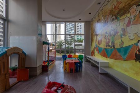 Apartamento à venda com 84m², 3 quartos e 2 vagas Apartamento à venda com 84m², 3 quartos e 2 vagasÁrea comum - Playground