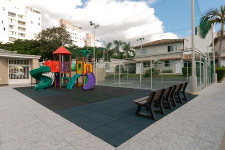 Casa de condomínio à venda com 125m², 3 quartos e 2 vagasÁrea Comum - Playground