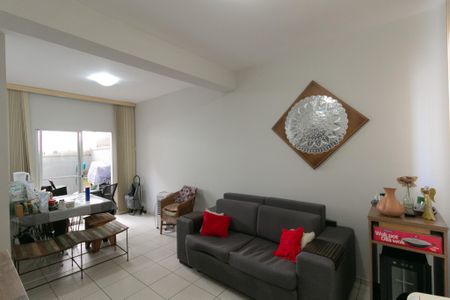 Casa de condomínio à venda com 125m², 3 quartos e 2 vagasSala