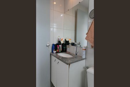 Casa de condomínio à venda com 125m², 3 quartos e 2 vagasBanheiro do Quarto 2