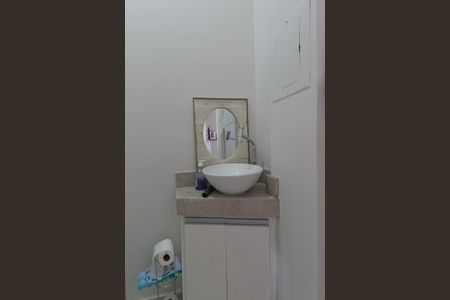 Casa de condomínio à venda com 125m², 3 quartos e 2 vagasLavabo