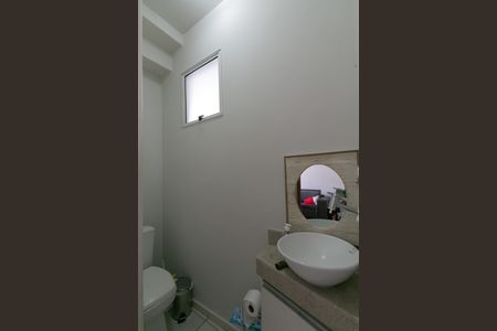 Casa de condomínio à venda com 125m², 3 quartos e 2 vagasLavabo