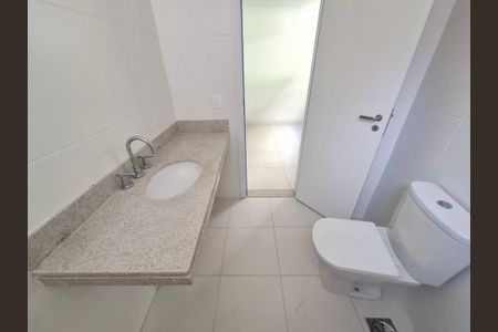 Apartamento à venda com 73m², 2 quartos e 1 vagaBanheiro da suíte 1